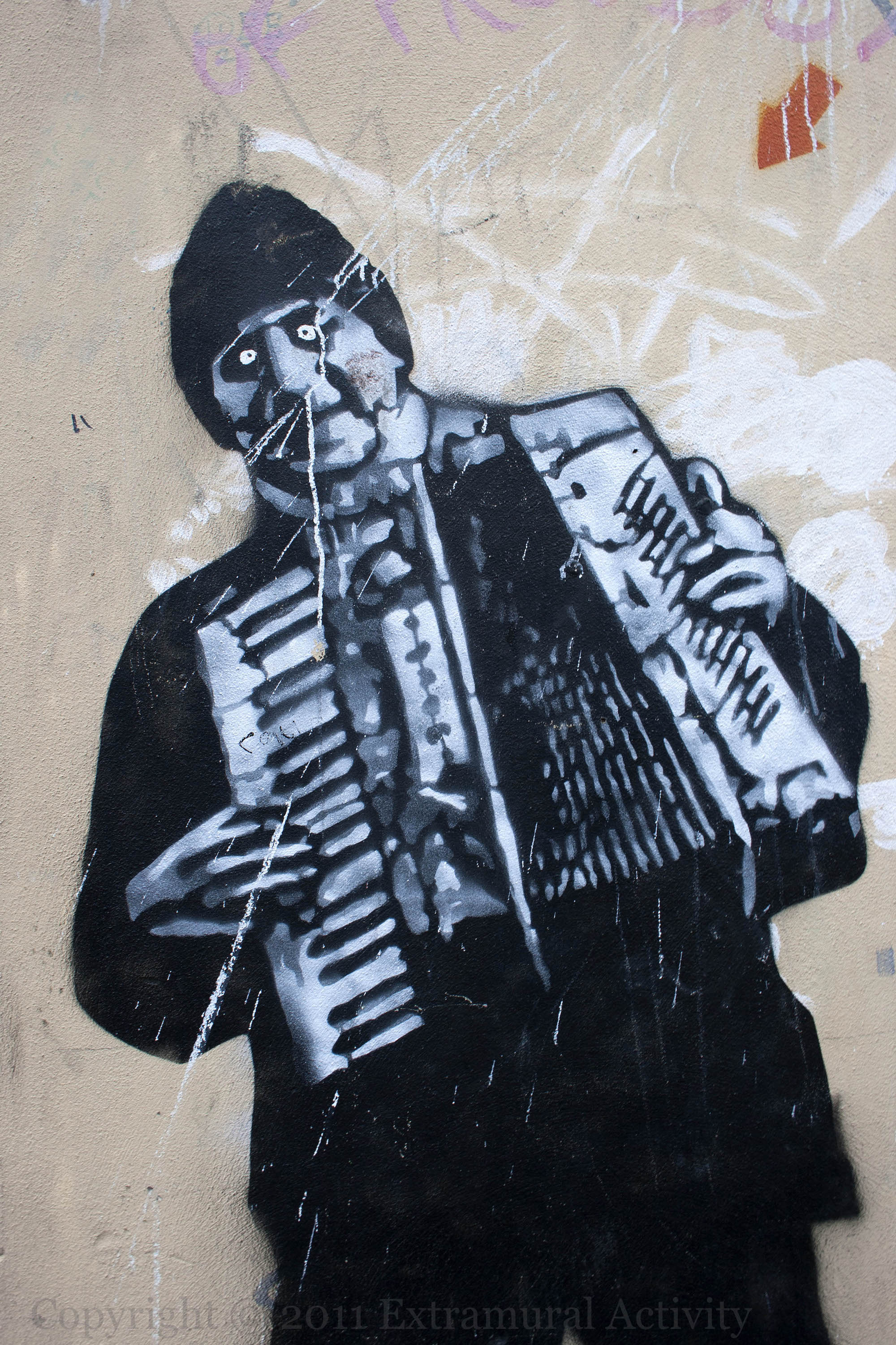 02993 Aerosol Accordian+