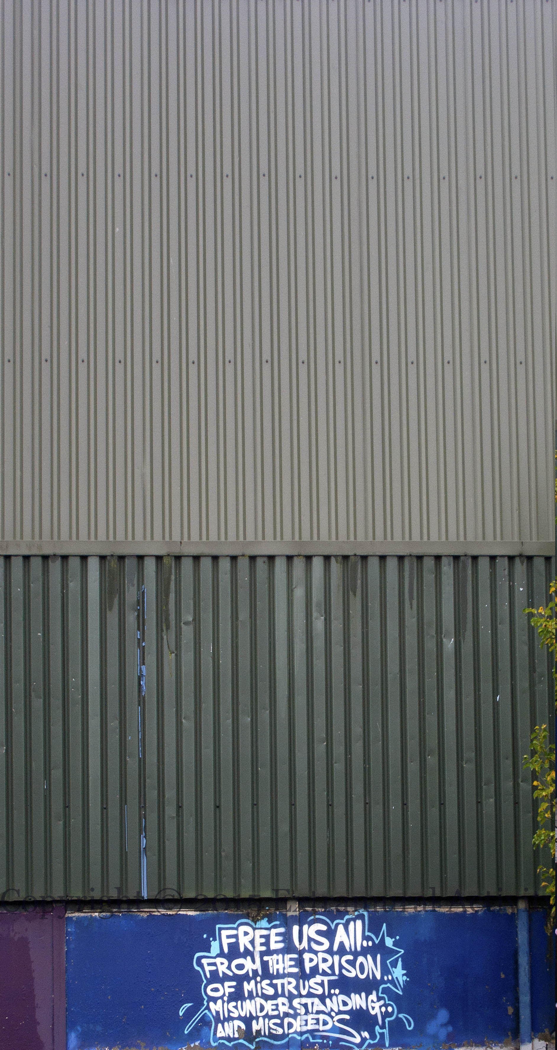 03205 2015-12-01 Prison Of Mistrust 2+