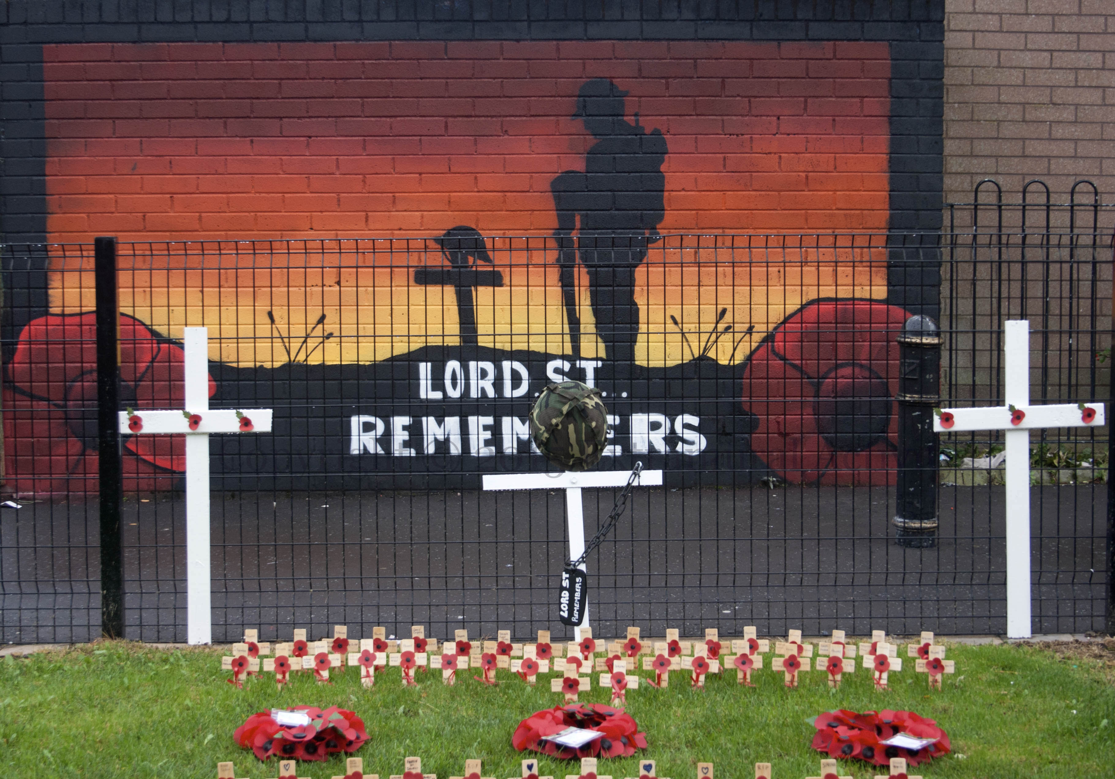 03167 2015-11-11 Lord St Remembers close+